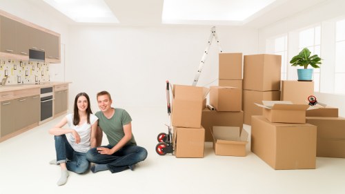 Careful lifting and transport for a flat move in Turnpike Lane